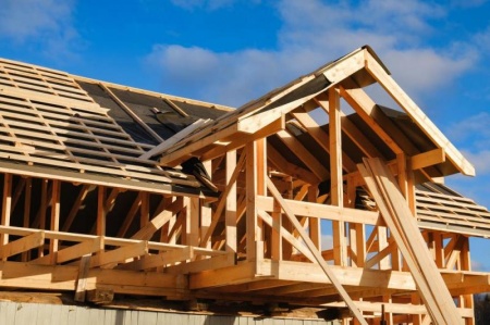 Fabrication de la toiture en bois &agrave; Billy-Berclau, l'expertise d'artisans qualifi&eacute;s